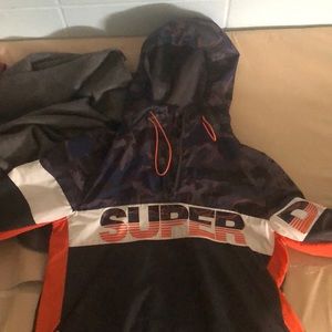 Super dry windbreaker size medium